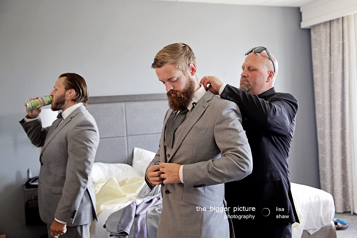 top 9 wedding photographers in Grand Rapids