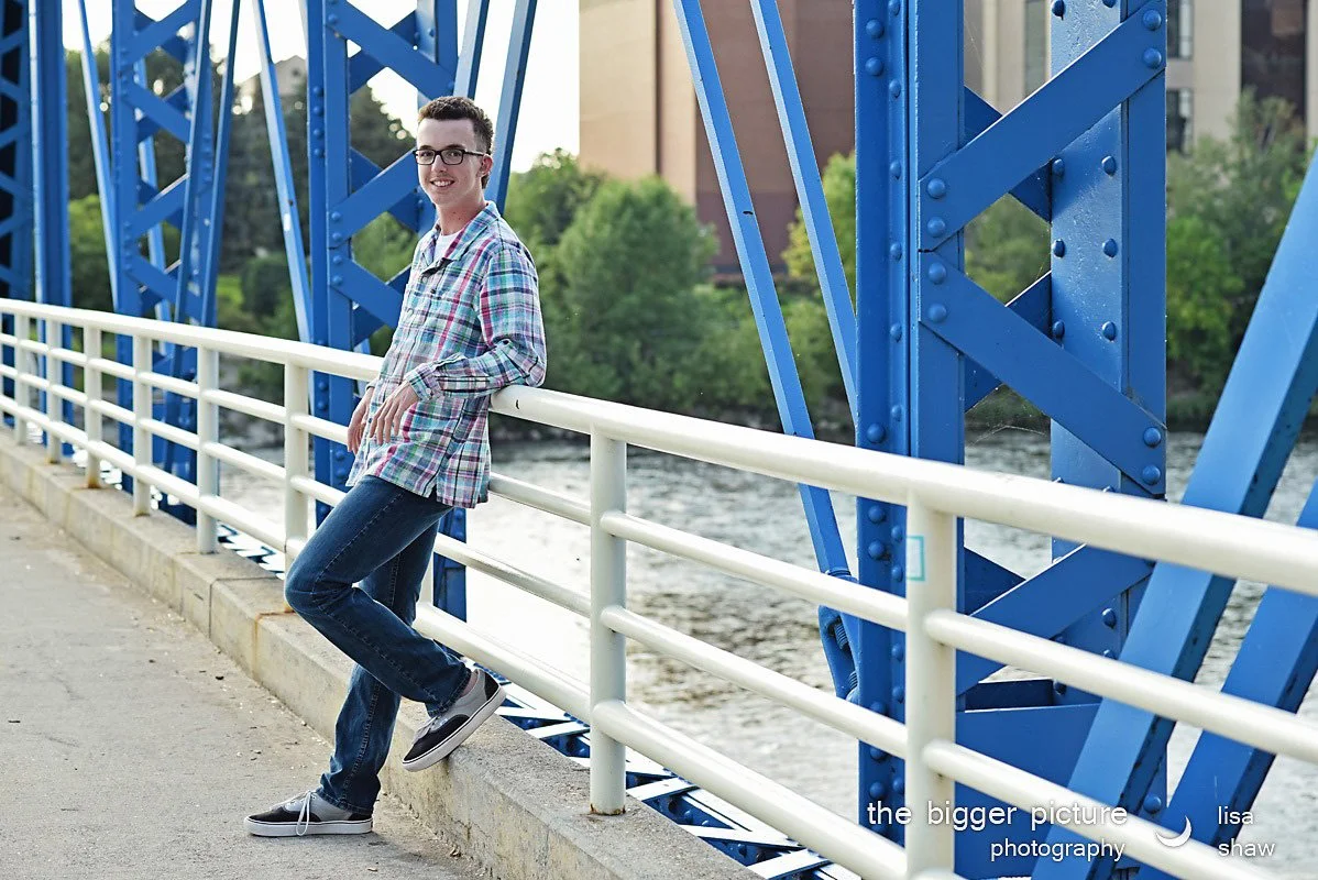high school senior portraits blue bridge grand rapids, mi