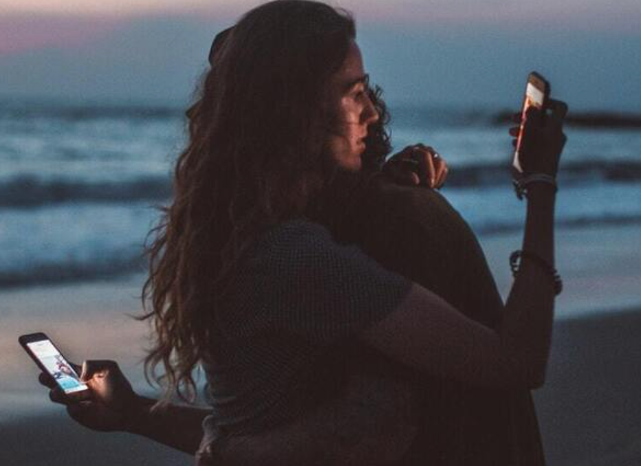 How to Spot a Cheating Partner - Experts Weigh In