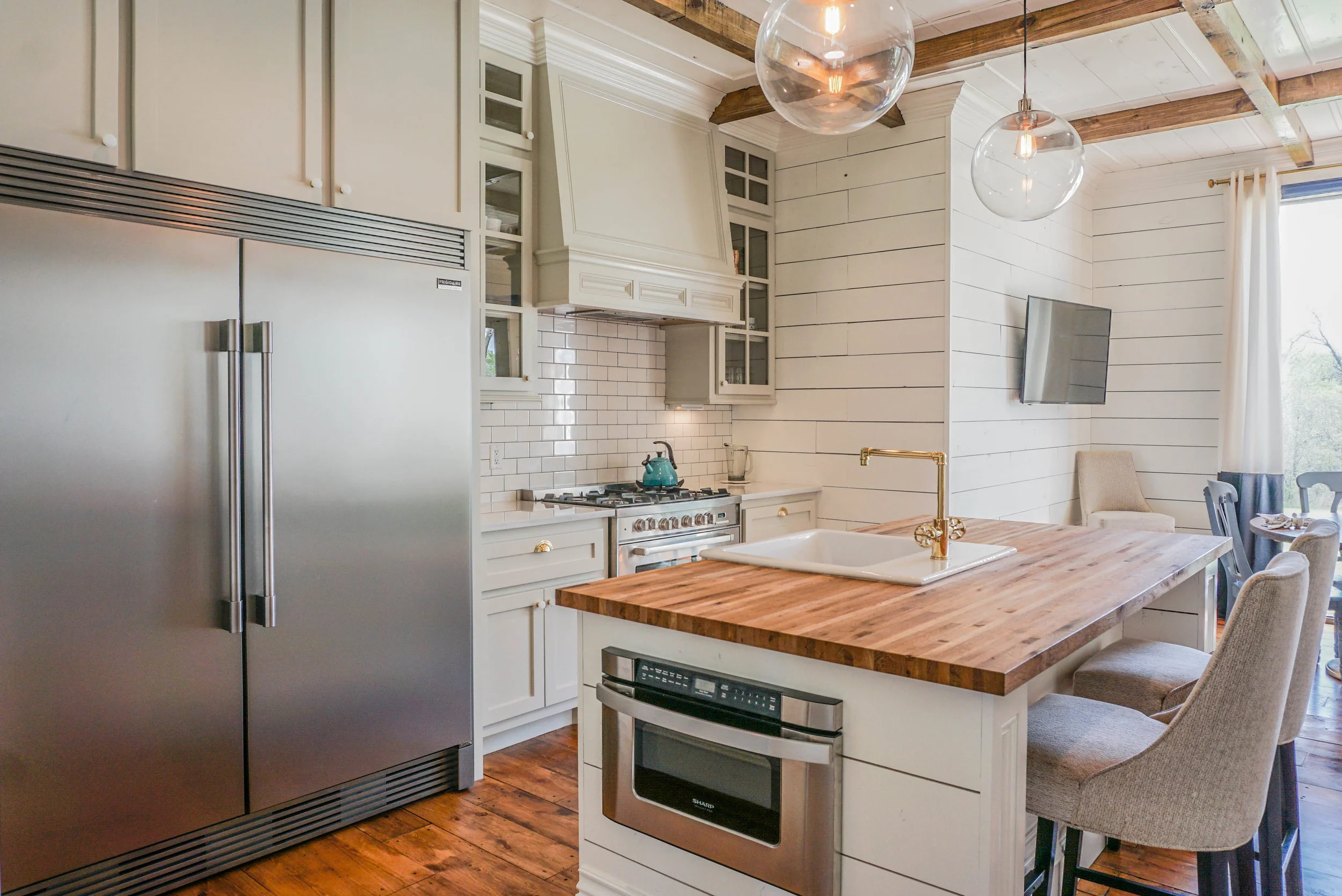31 Kitchen.jpg