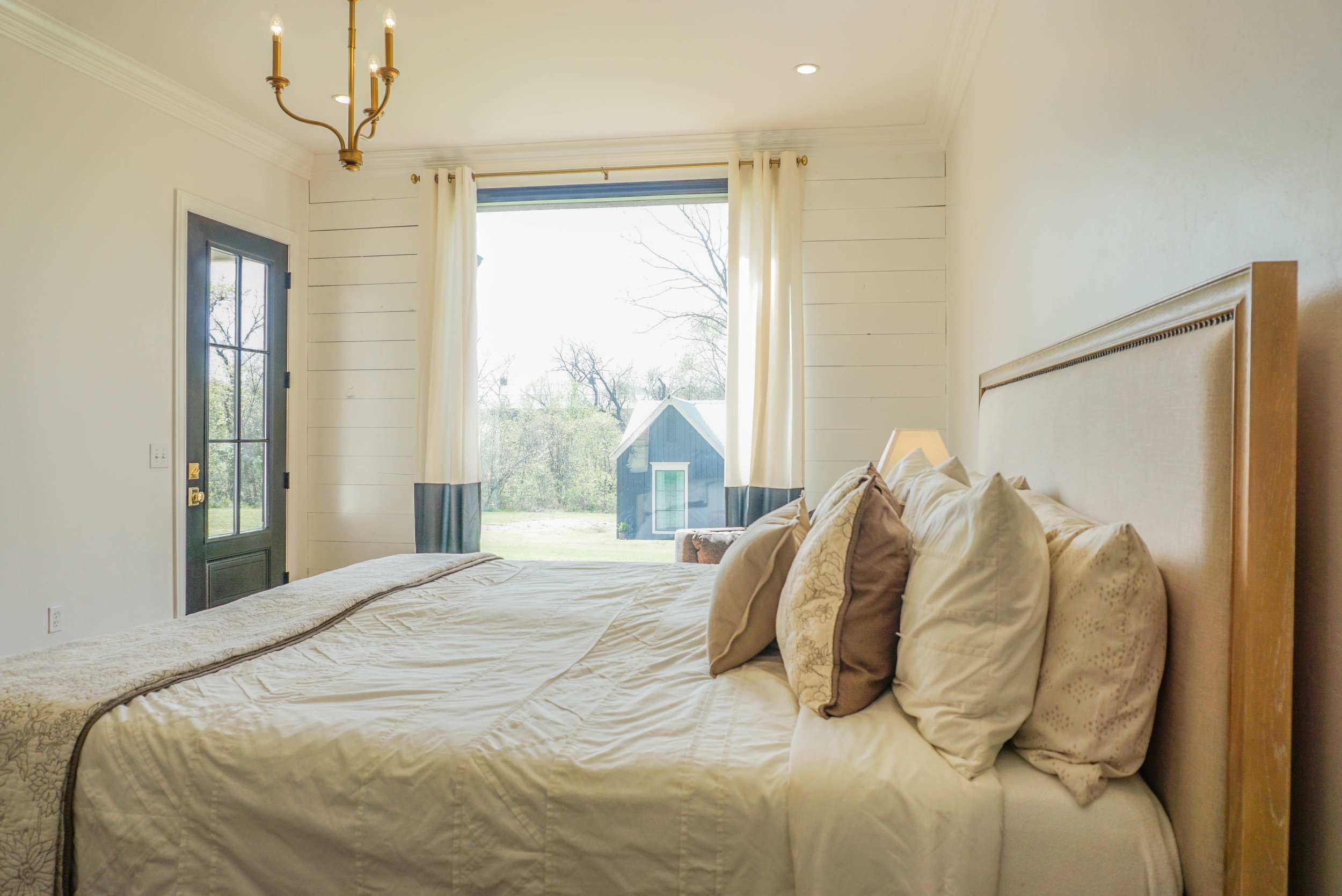 34 Master Bedroom .jpg
