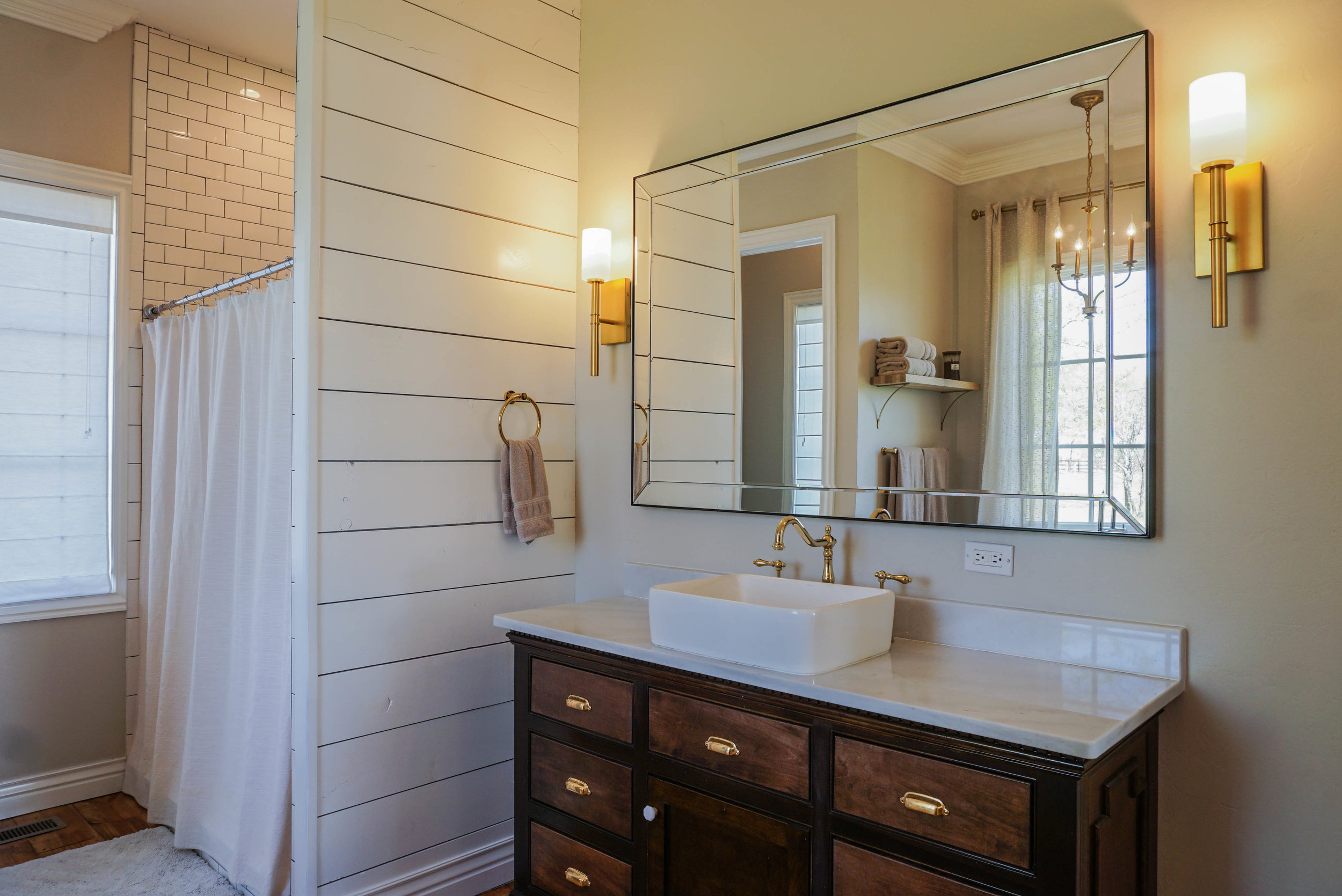 37 Master Bathroom .jpg