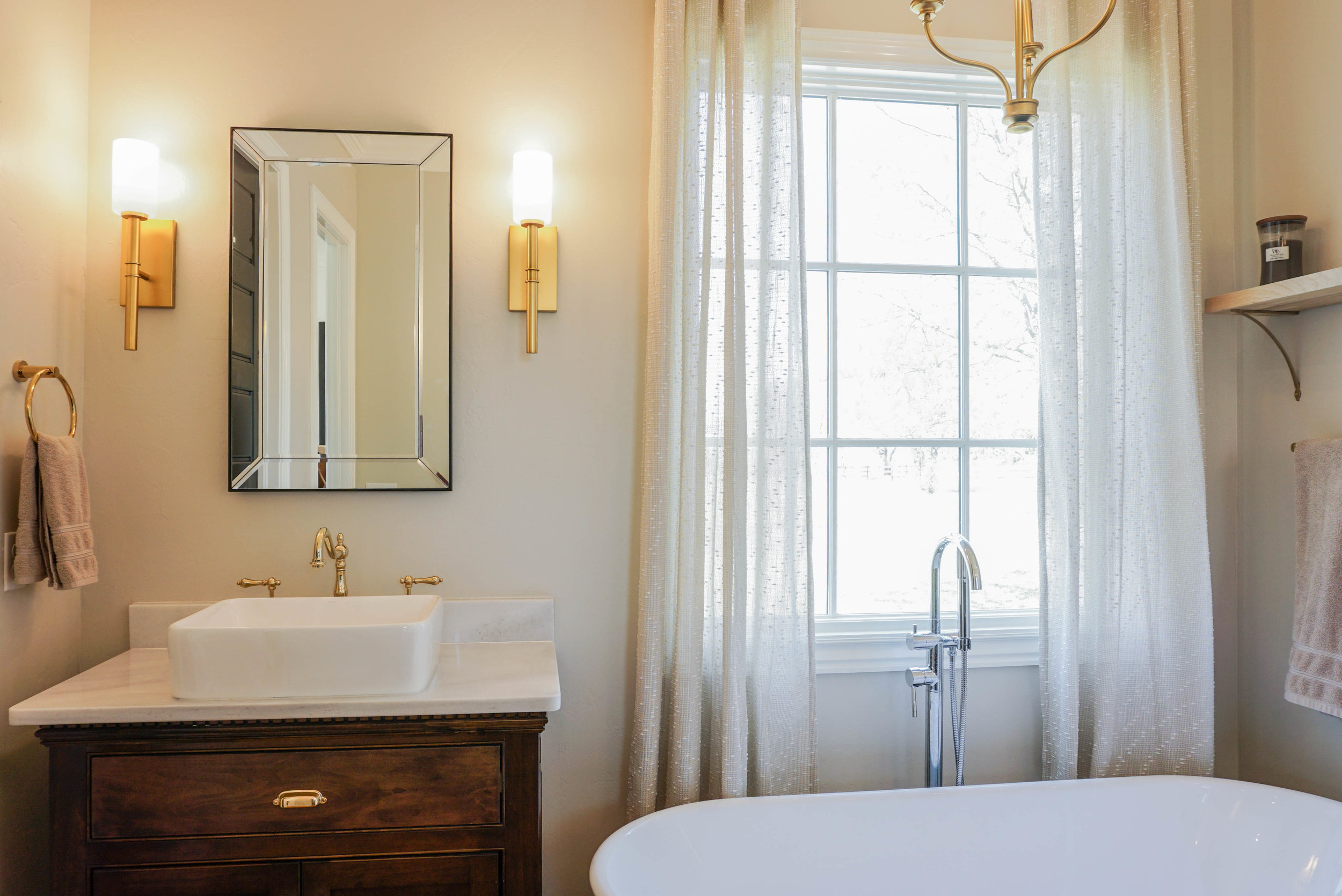 38 Master Bathroom .jpg
