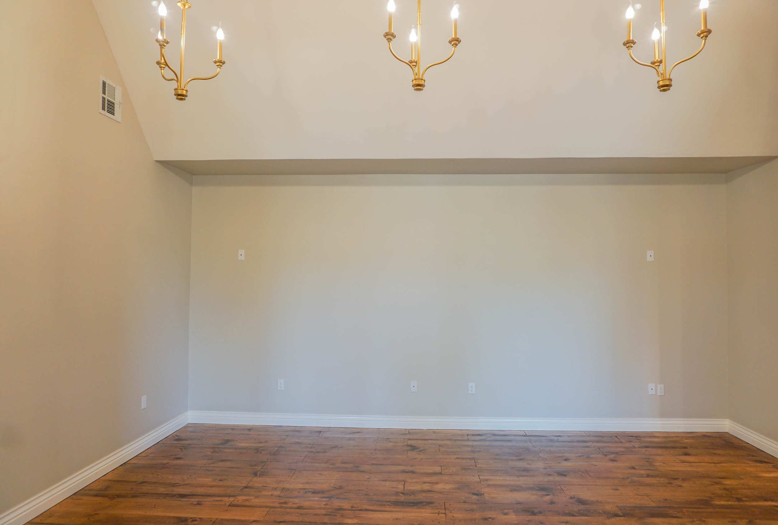 66 Great Room.jpg