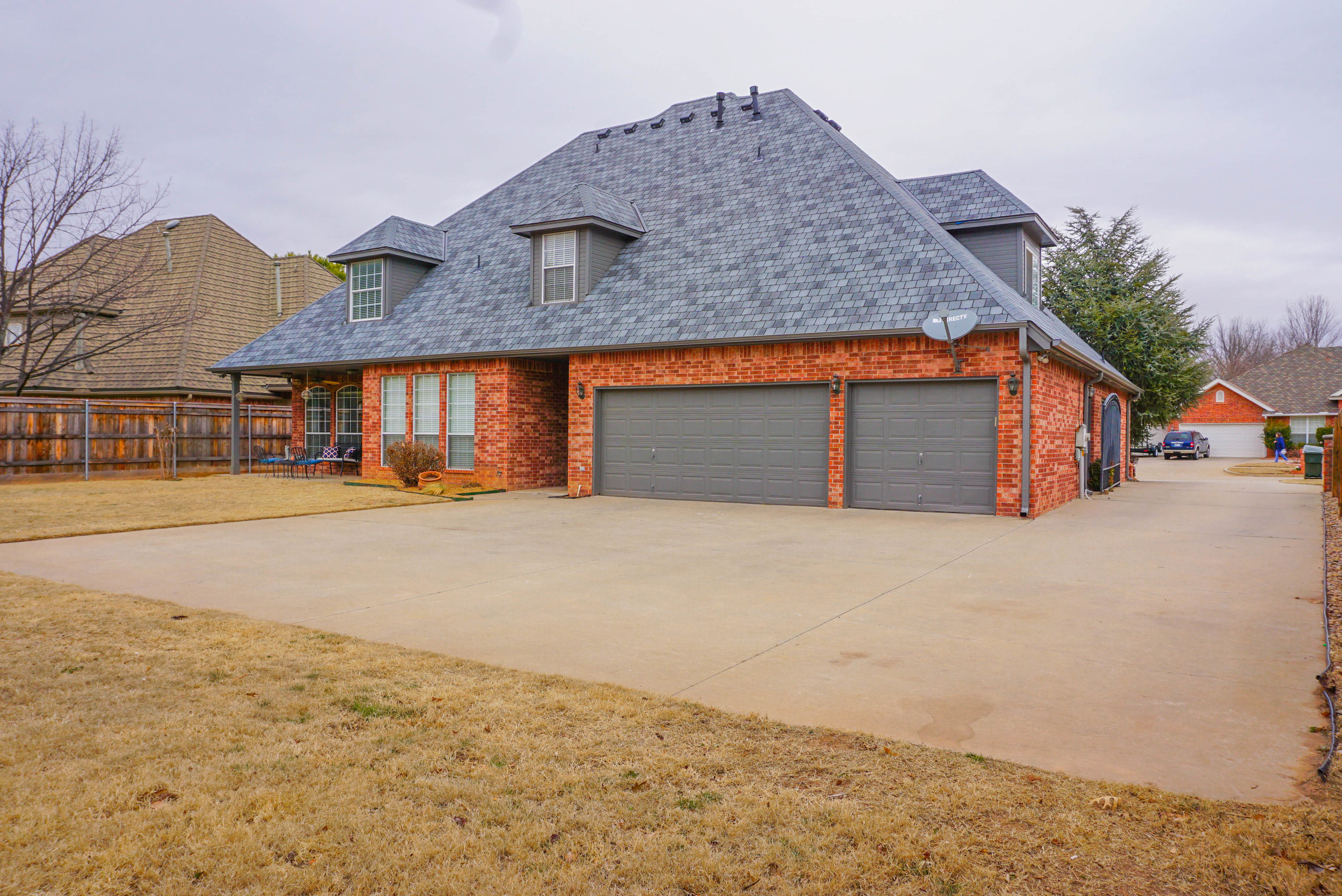 11 Exterior.jpg
