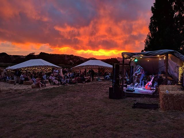It doesn't get much better than this! Sounds of Summer @berrypatchtas 🍓🎶🍻👌
.
.
.
.
#getdownandyurty #sunset #doublerainbow #soundsofsummer2018