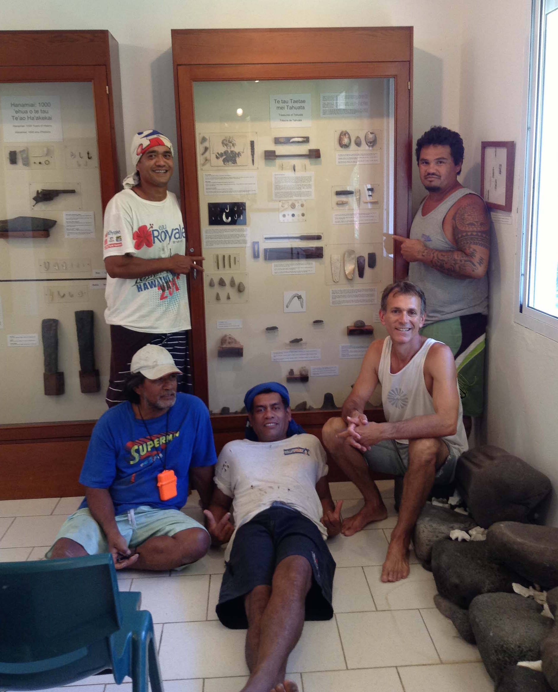 2013. Samuel Tiaiho, Manuhi Timau, Hio Timau, Barry Rolett and Joseph Barsinas with the completed "Treasures of Tahuata" exhibit.   (Copy)