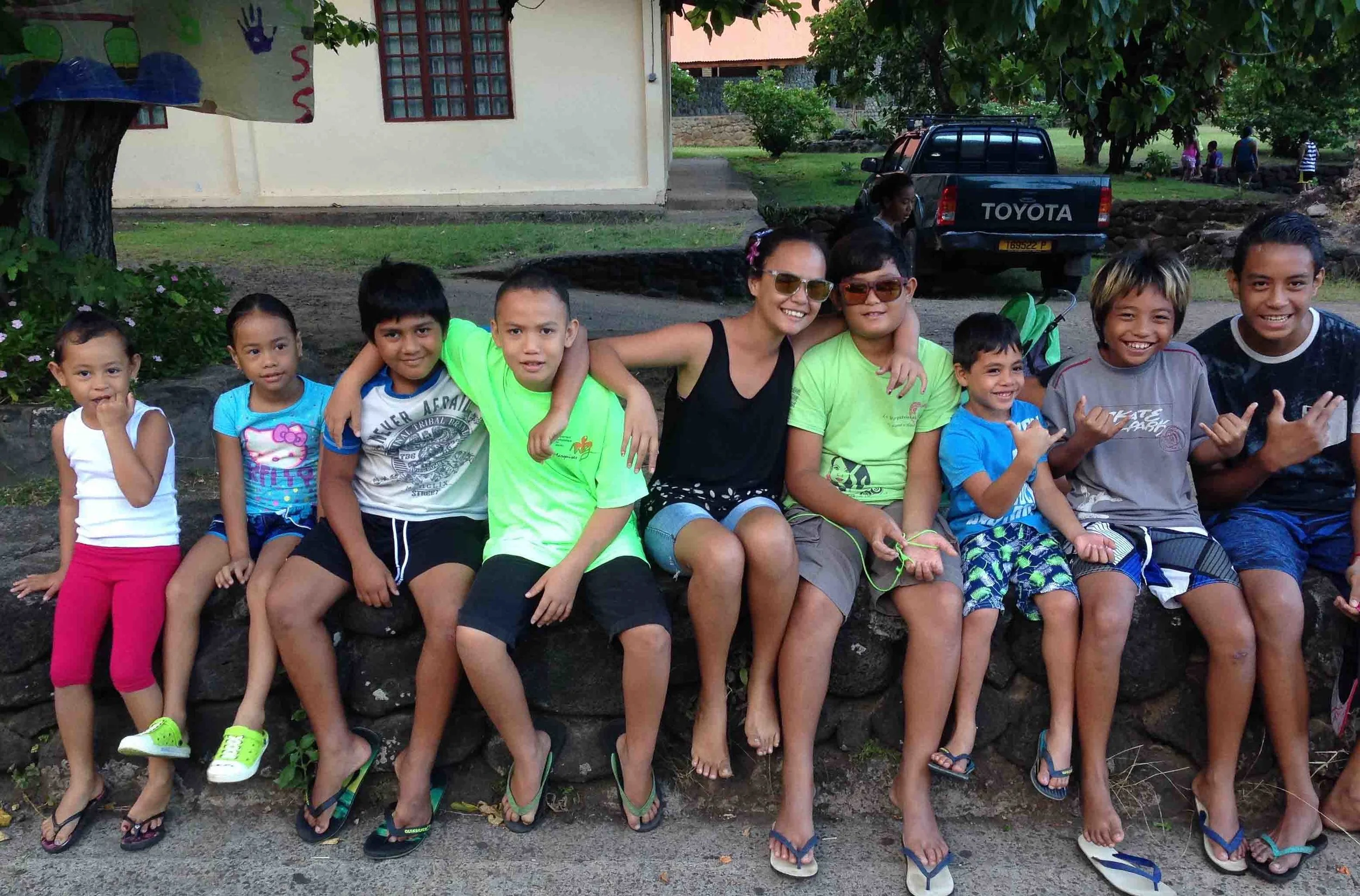 Marquesans are bilingual. They learn Marquesan at home and French at school.