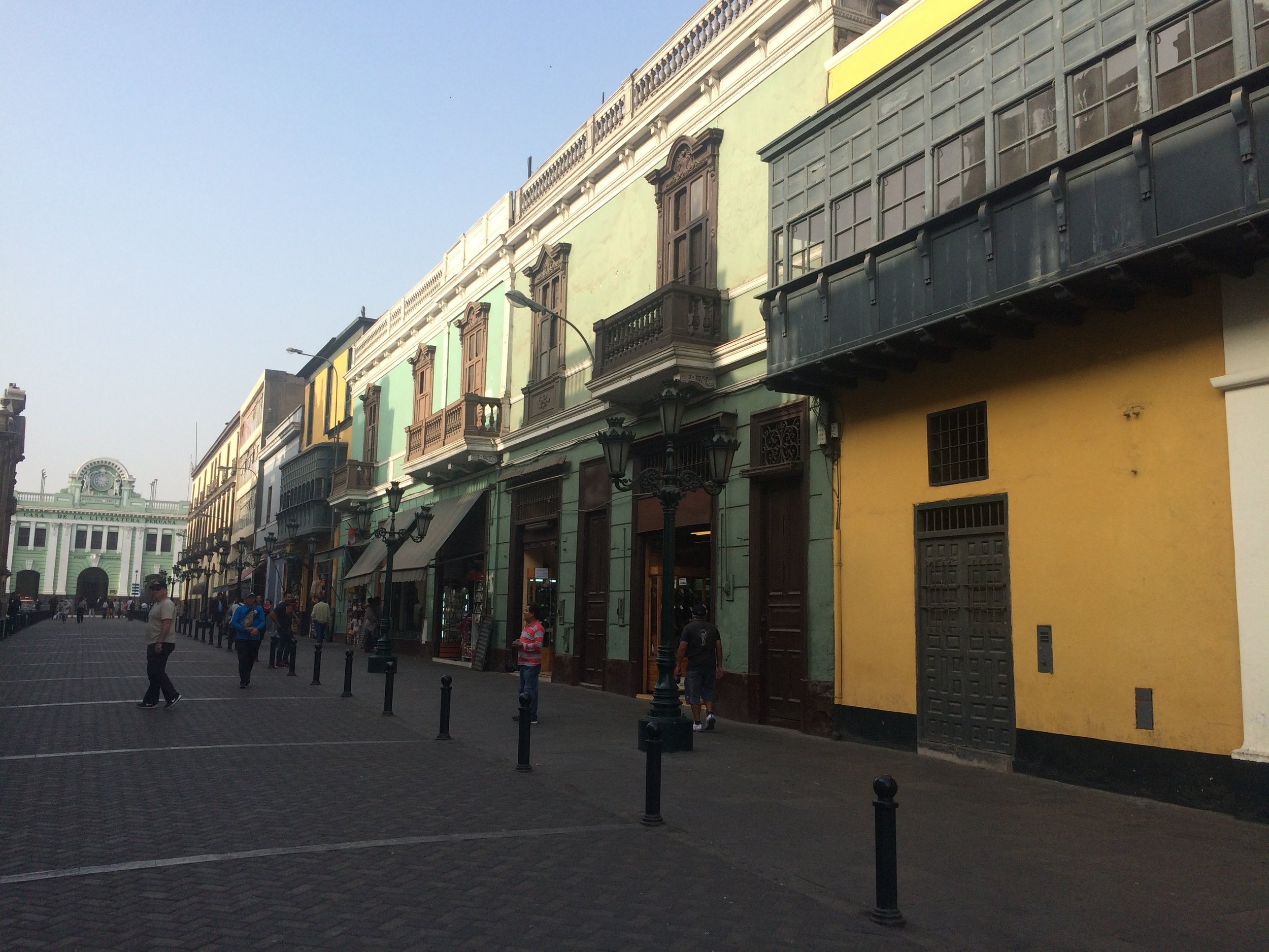 We walk through some side streets to get to Basílica de San Francisco
