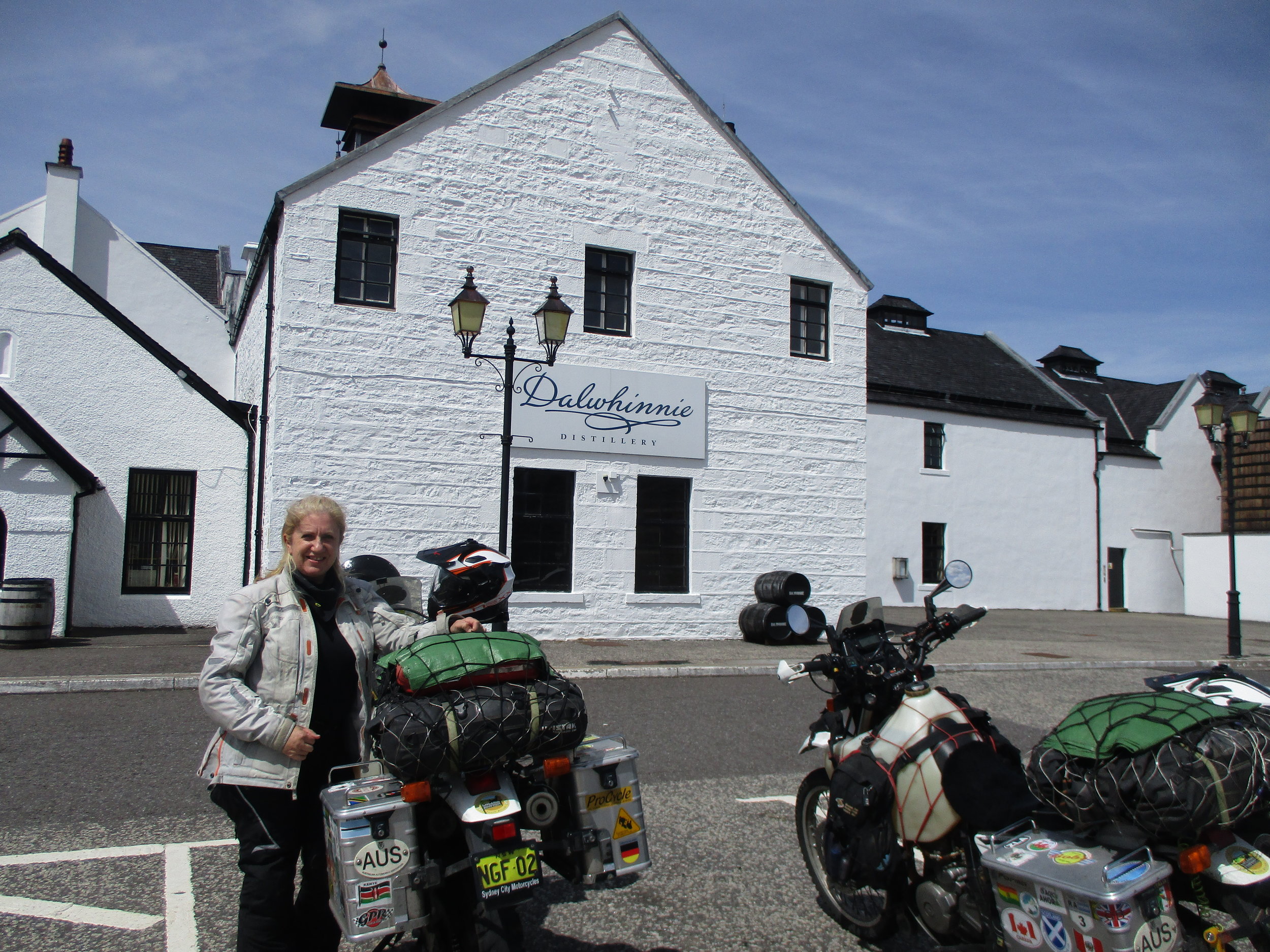 Ah, Dalwinne Whiskey distillery. We didn't do a tour - just window shopping :)
