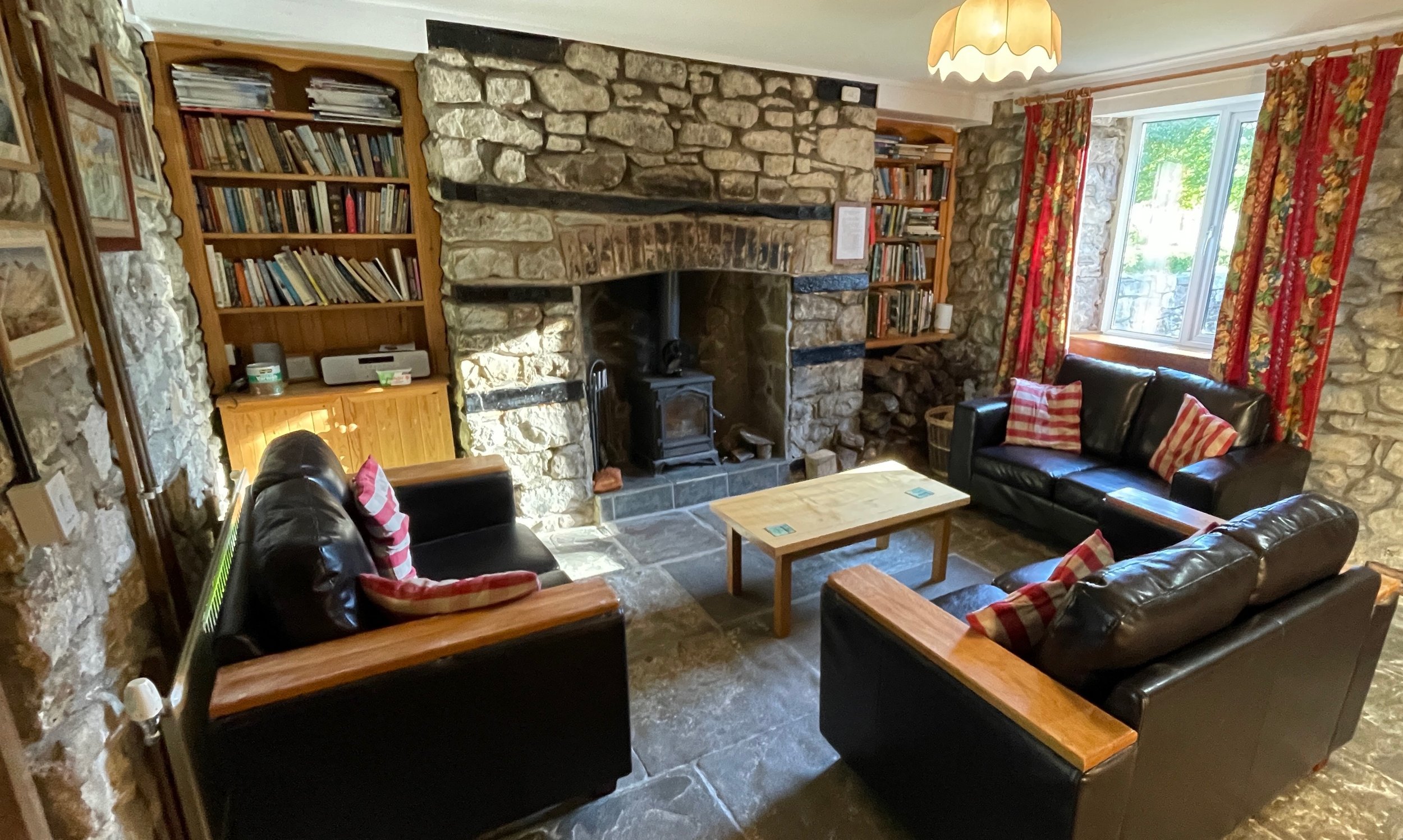 Lounge-2.jpg
