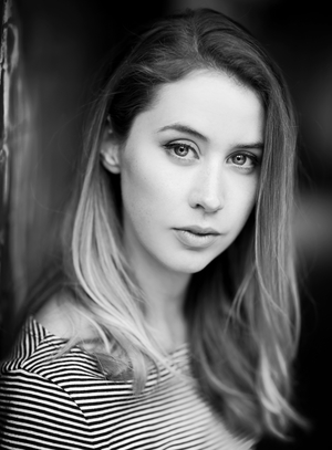 Liz+Kingsman+Headshot+2.jpeg