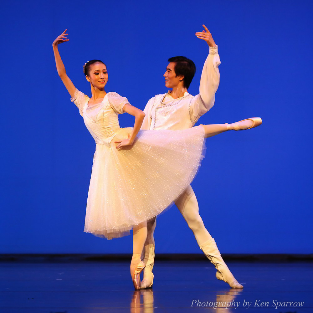 Lui Yu-yao and Wei Wei, 50th Anniversary International Gala, 2010.