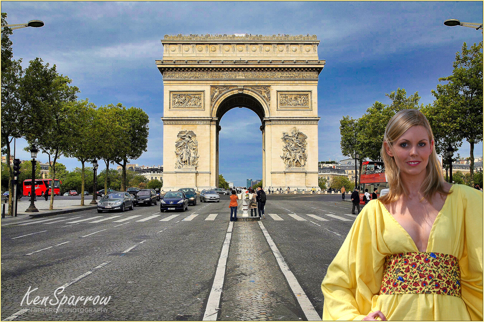 370  Eleisha at the Arc de Triomphe