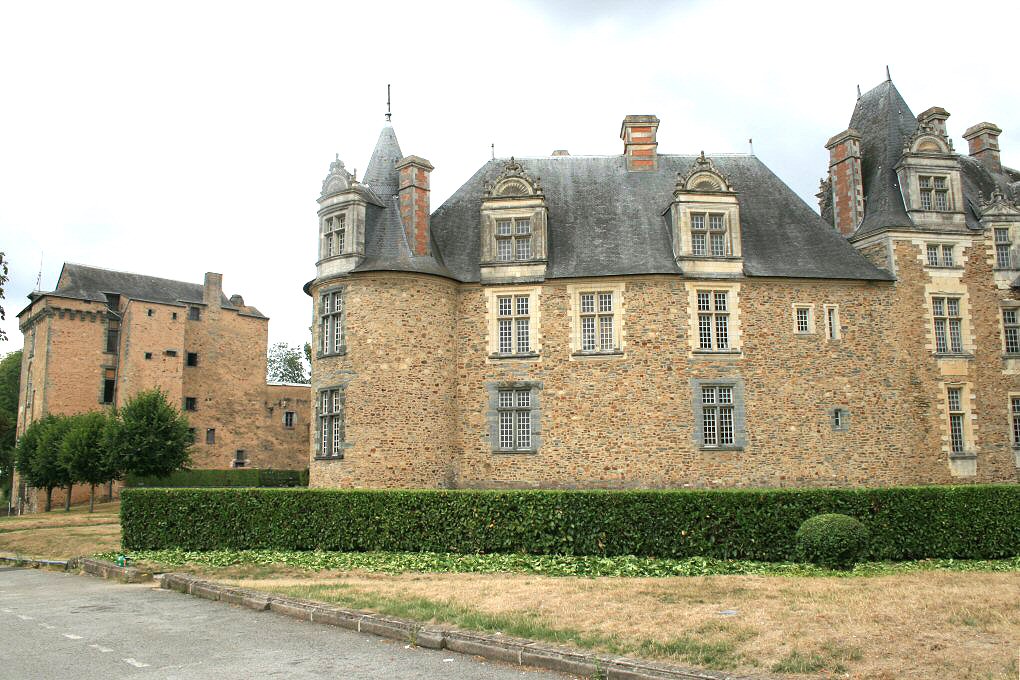 http://www.chateau-fort-manoir-chateau.eu/chateaux-loire-atlantique-chateau-a-chateaubriant-chateau-de-chateaubriant.html