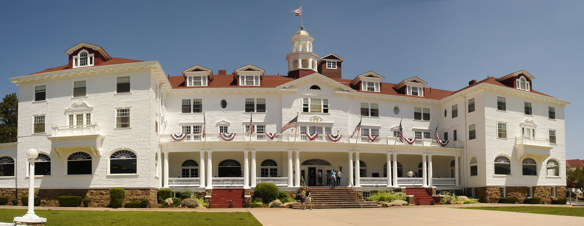 http://saturdaybriefing.outrigger.com/featured-post/a-shining-day-at-the-stanley-hotel/