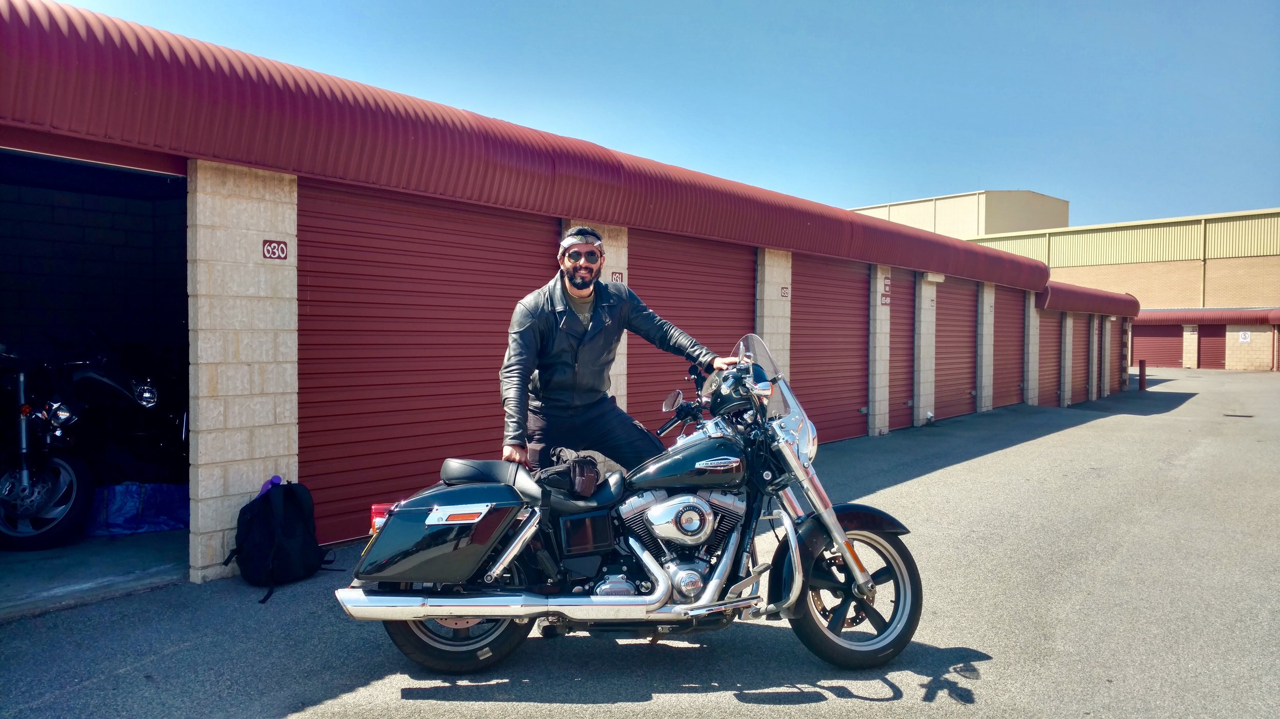 That's Suhas with his Harley (drool drool!!)