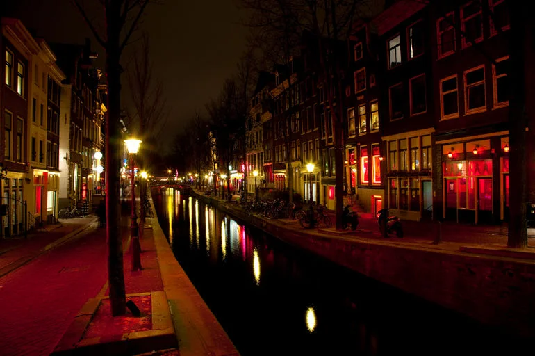 red-light-district-at-night-photo_1345928-770tall.jpg