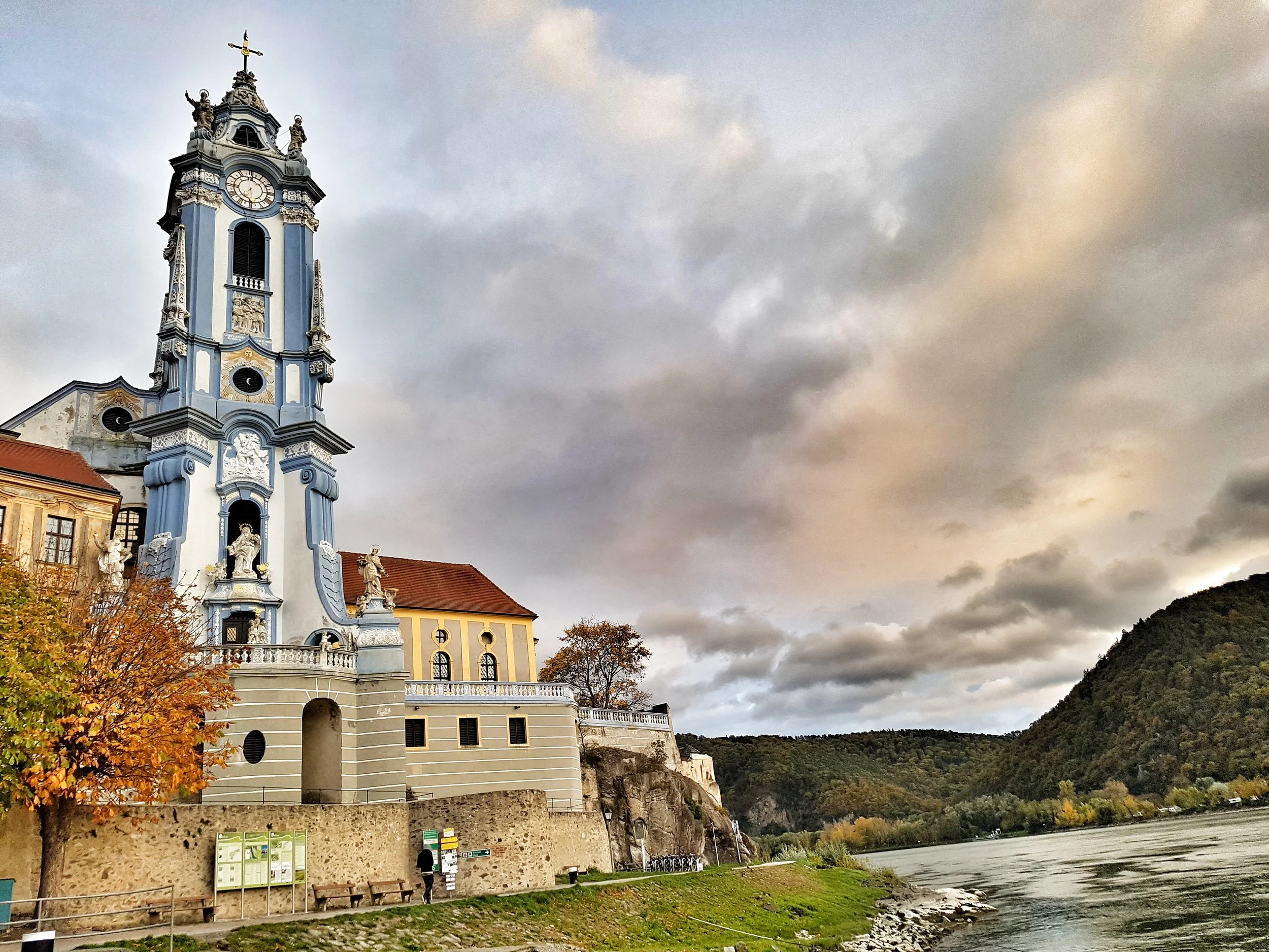 Durchstein Church, Vienna.jpeg
