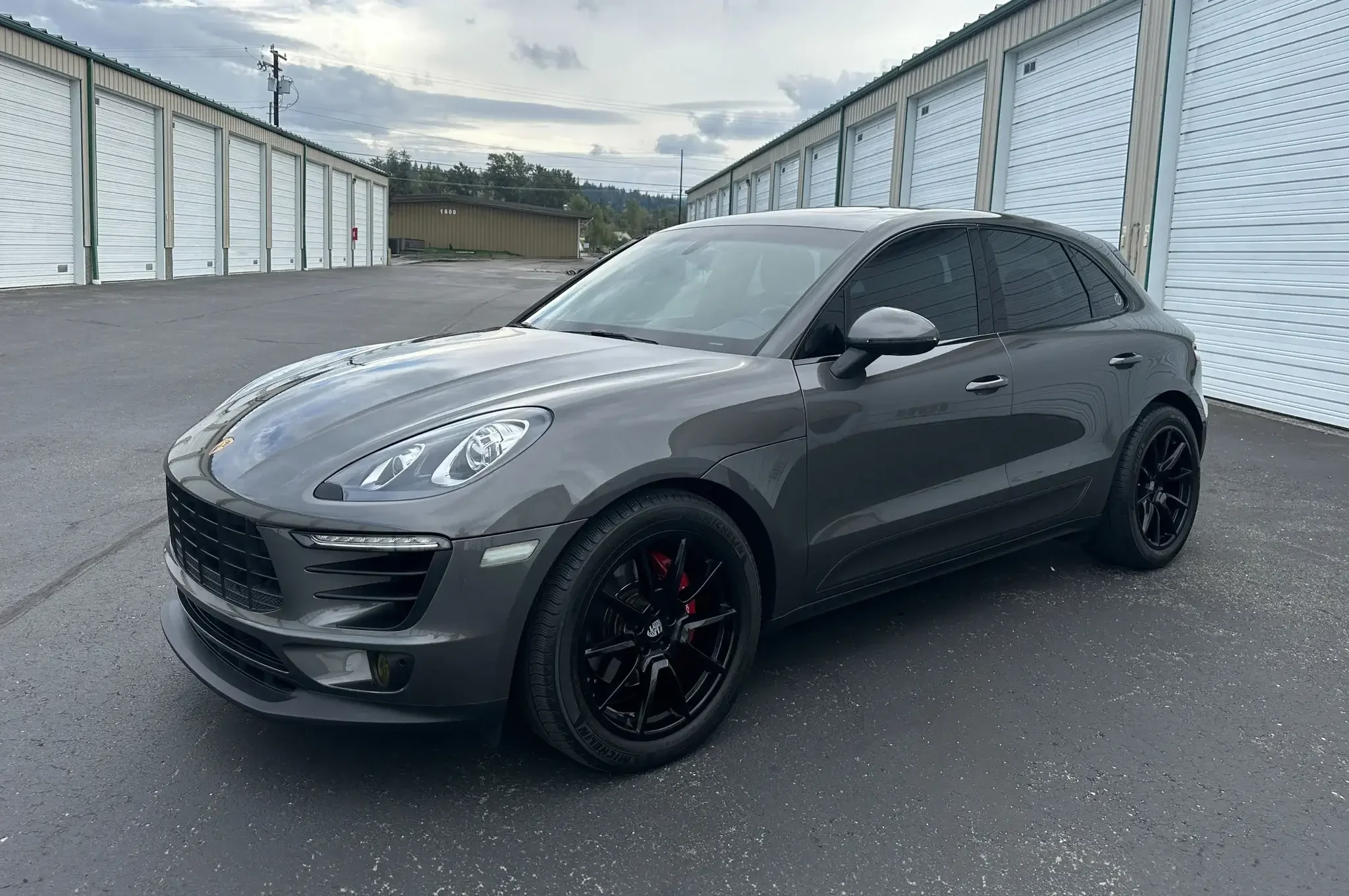 2015 Porsche Macan (Grey Black)