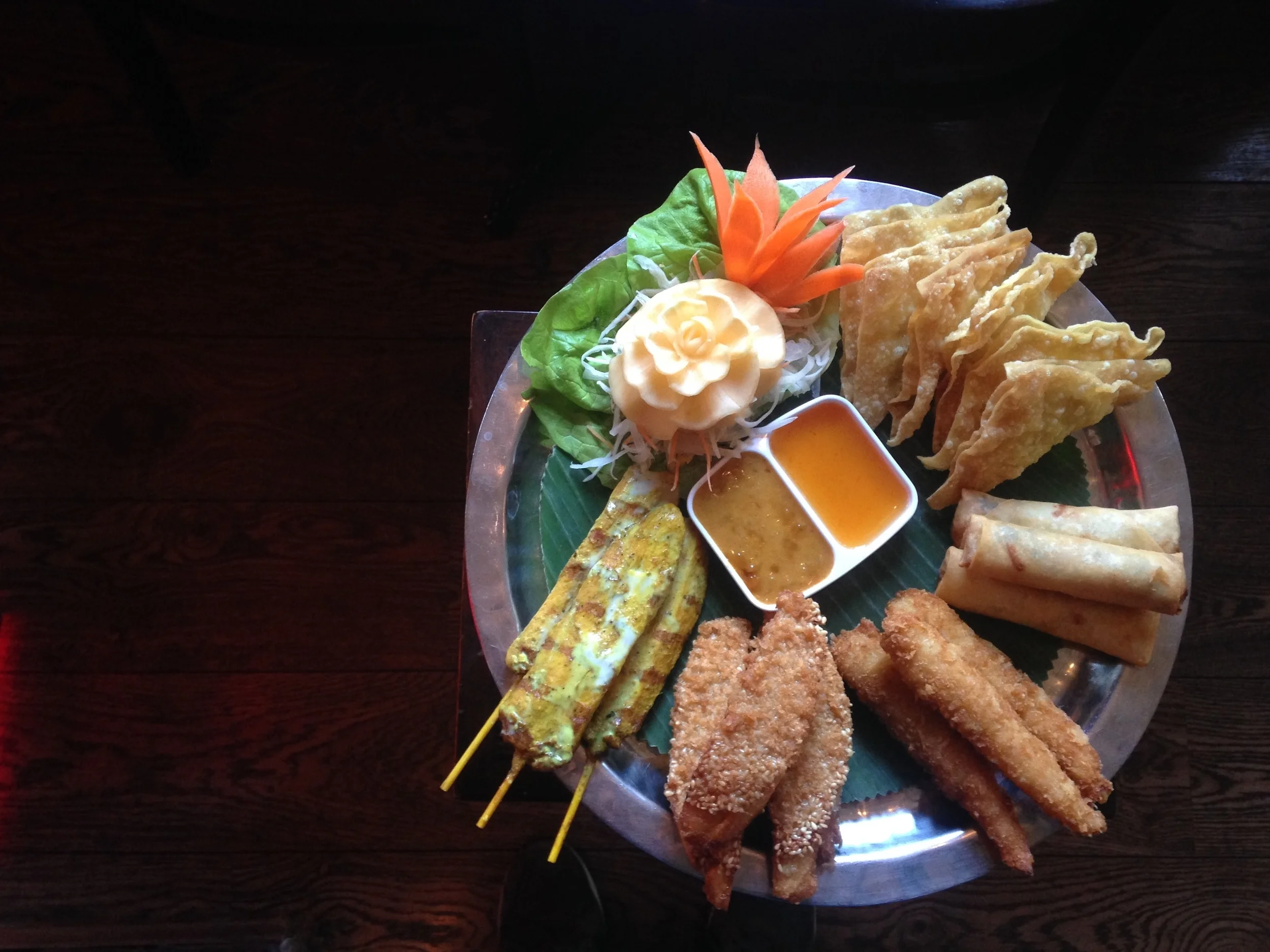 10. GOLDEN TREASURES - TO SHARE
A selection of our classic starters - Chicken Sateh, Spring Rolls, Prawn Toast Supreme, Prawn Tempura and Grilled Spare Ribs