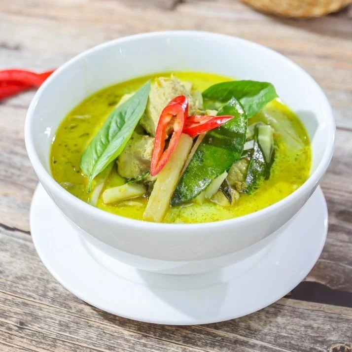 E8. GAENG KIEW WAN GAI/MOO