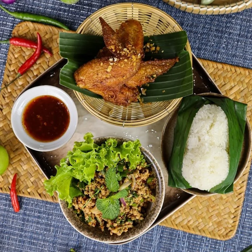 I2- LARB MOO SET MEAL