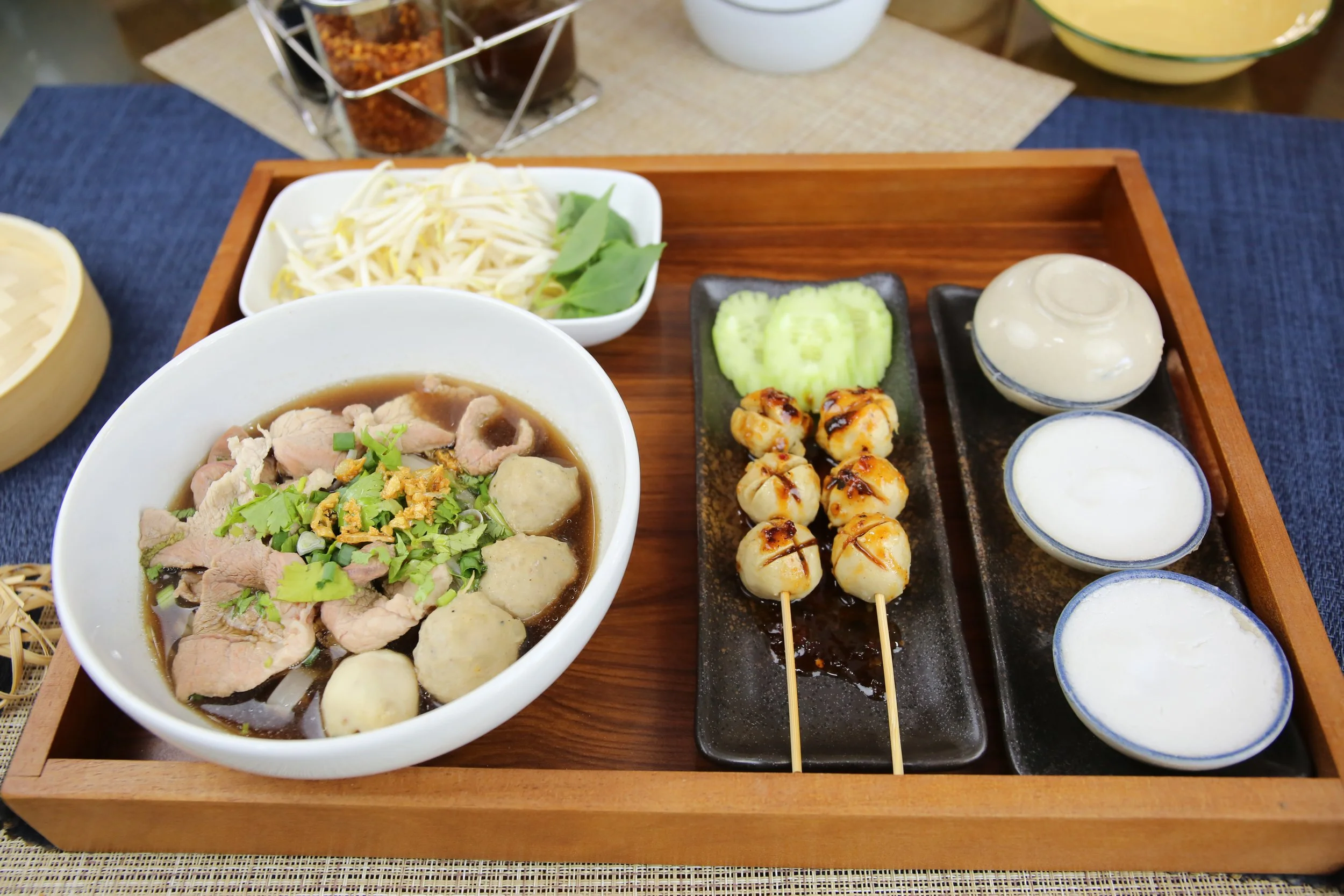 N7. BANGKOK BOAT NOODLE JUMBO SET