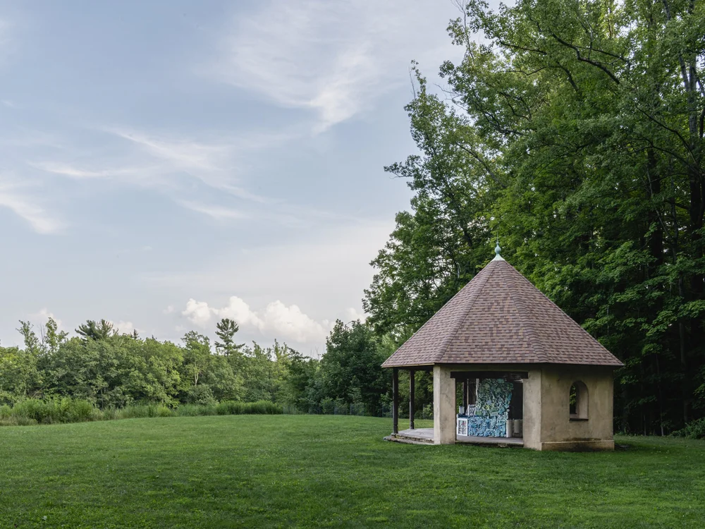 Julie Schenkelberg, Installation Infinite, Octagonal Pavilion, 2024