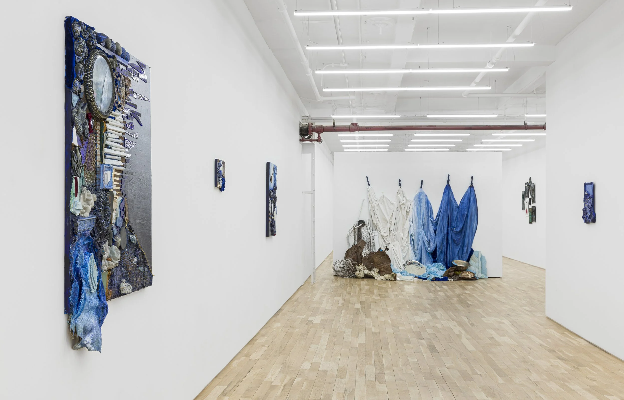 JS Looking Glass_Install view 1.jpg