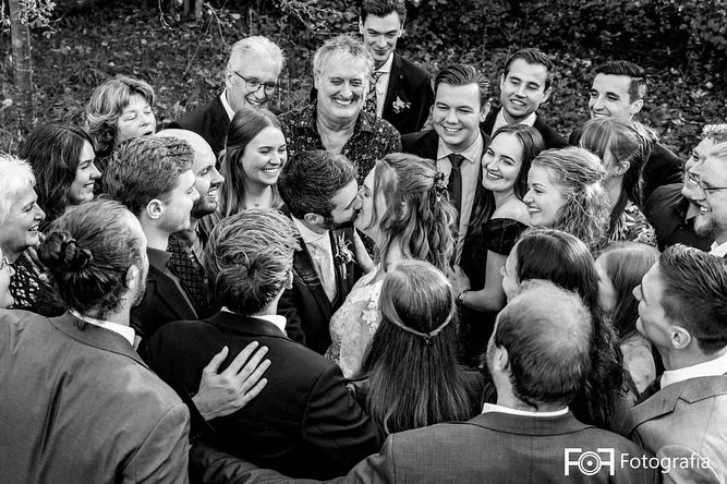 𝓞𝓶𝓻𝓲𝓷𝓰𝓭 𝓭𝓸𝓸𝓻 𝓛𝓘𝓔𝓕𝓓𝓔 💍
Alweer 1 jaar getrouwd!! 
Deze prachtige herfstbruiloft met een touch of Lord of the Rings.. zoveel mooie herinneringen aan die dag! 🥰 
Zo’n bijzondere dag waarop je de liefde viert met de álle