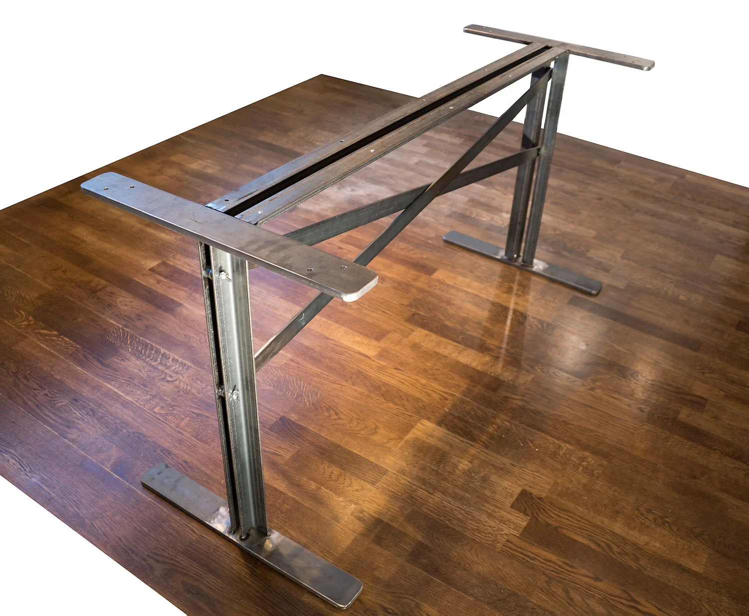 Bordsunderrede i stål