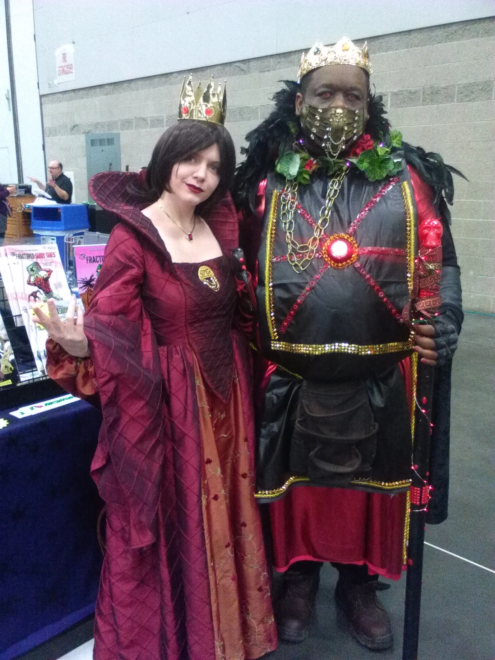 A Midieval Red Queen and King at Wizard World Convention