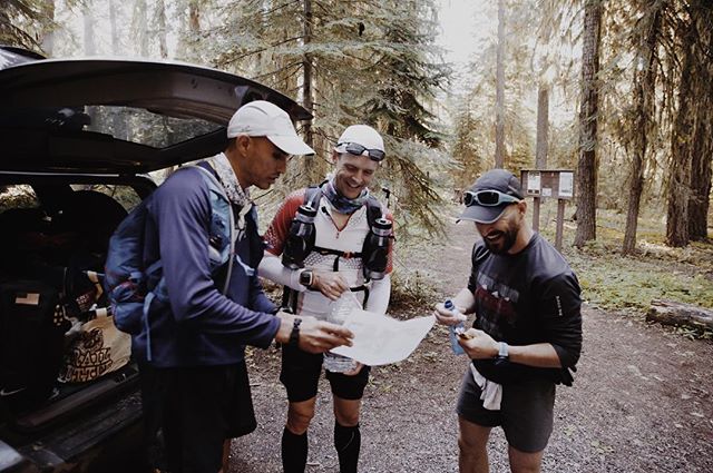 Hitting a quick aid stop 10 miles into day 2 to review the plan with @yassinediboun and @travisliles for the #fktattempt #orpctrun #somanymiles