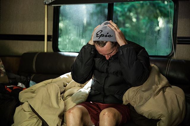 Last night @yassinediboun and I needed off the trail. After some food and much needed sleep, we are back on the PCT. We have slowed enough to miss the overall FKT, so we are gunning for the supported FKT. If we can finish before 12:40 am on Monday, we have it. We are estimating a Sunday afternoon to evening finish. #planschange #thisisultra #somanymiles #orpctrun #fktattempt posted by @chrislowphoto