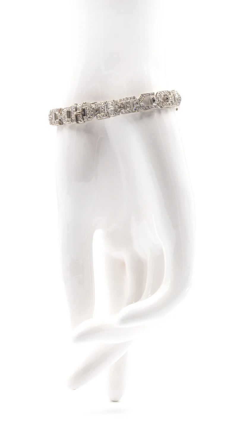 3-Emerald-Bracelet-Hand-Model-back.jpg