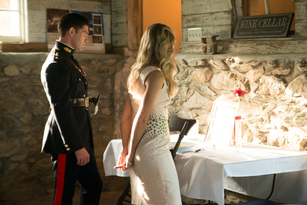 how-to-thoughtfully-include-a-fallen-soldier-s-table-at-your-wedding