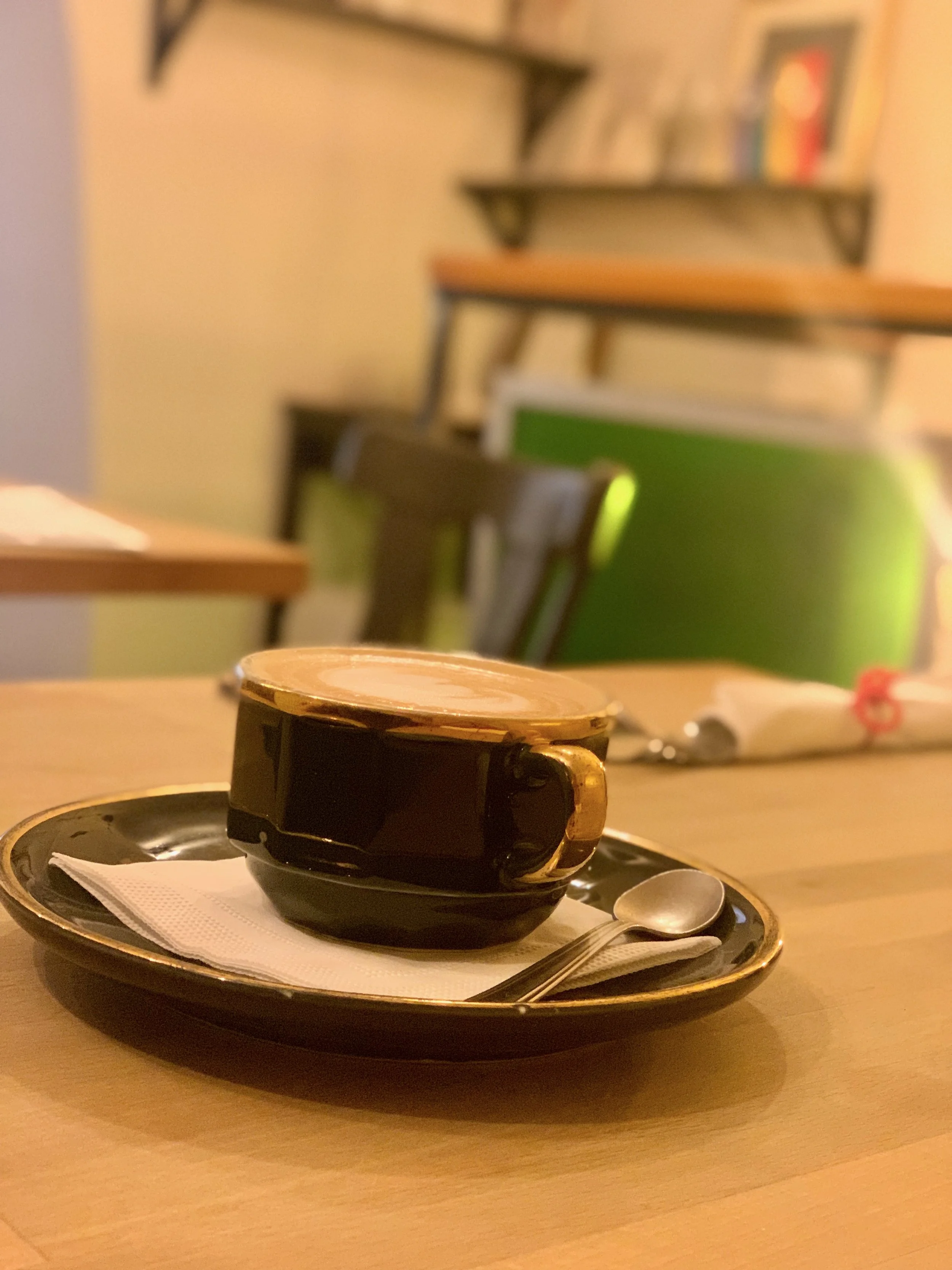 Grumpy ☕️(🐈) is not at all grumpy…