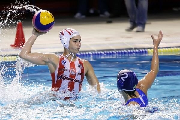 Ilektra attacking olympiacos.jpg