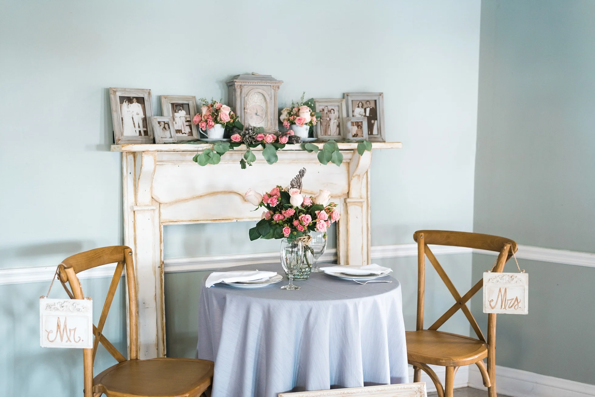 Sweetheart Table | Antique Decorations | Kyle & Erin | Scarbrough Wedding | Children's Harbor | Laura Wilkerson Photography