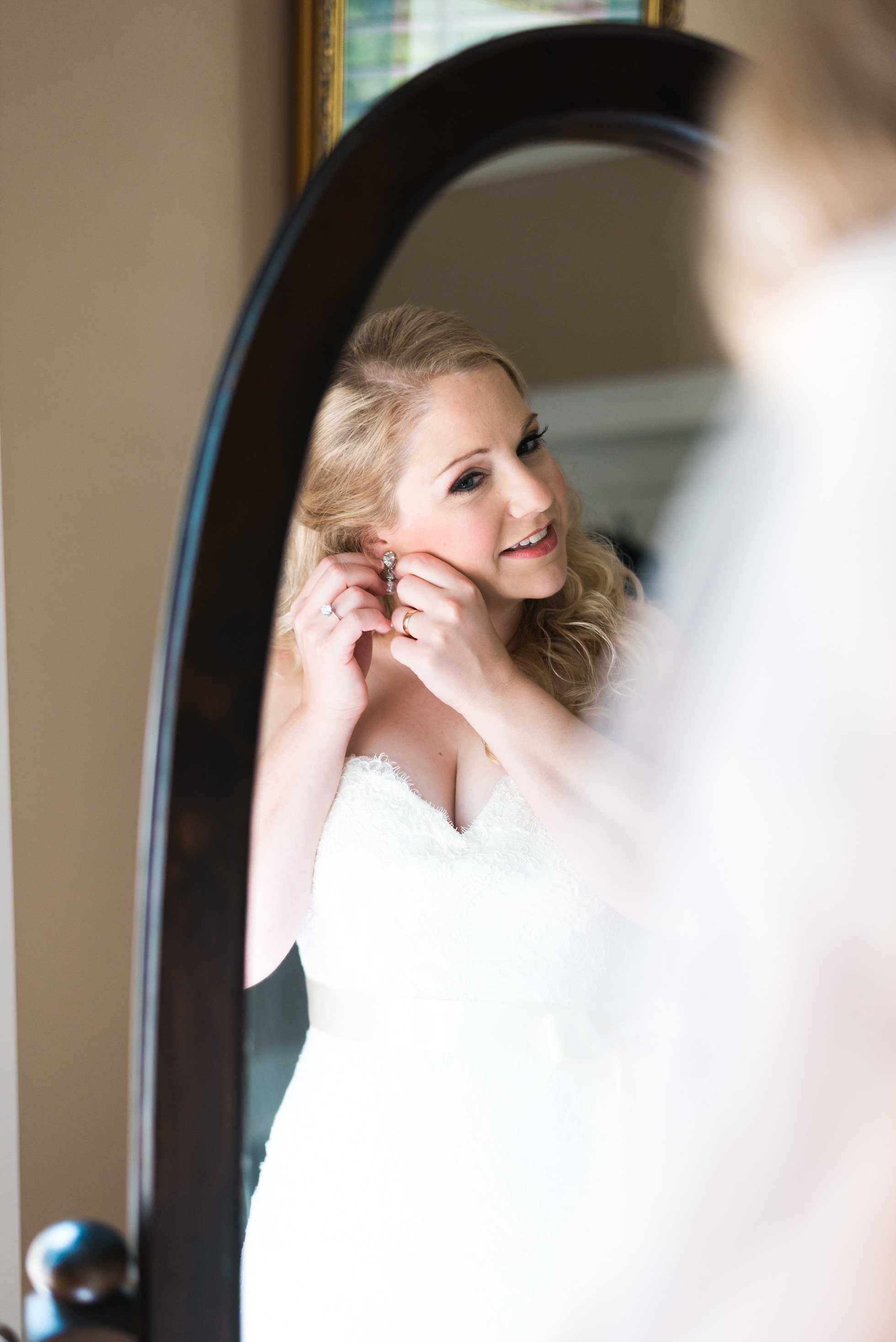 Bride getting ready | Kyle & Erin | Scarbrough Wedding | Children's Harbor | Laura Wilkerson Photography