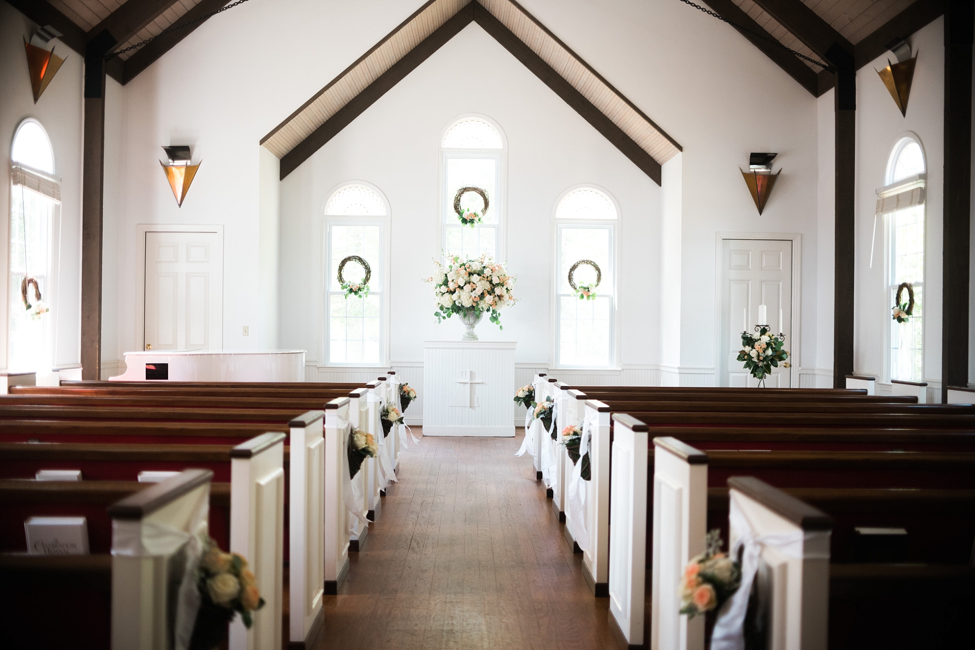 White Chapel | Kyle & Erin | Scarbrough Wedding | Children's Harbor | Laura Wilkerson Photography