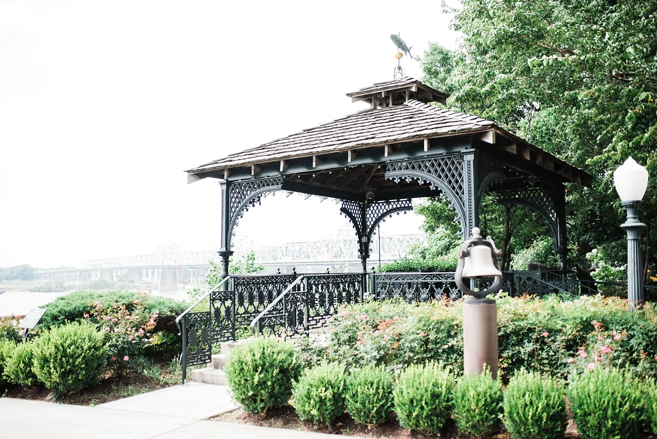 METAL MUSEUM WEDDING IN MEMPHIS | CAO WEDDING | Memphis Tennessee | Laura Wilkerson Photography