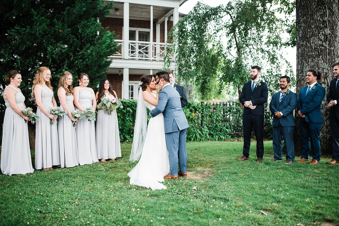 METAL MUSEUM WEDDING IN MEMPHIS | CAO WEDDING | Memphis Tennessee | Laura Wilkerson Photography