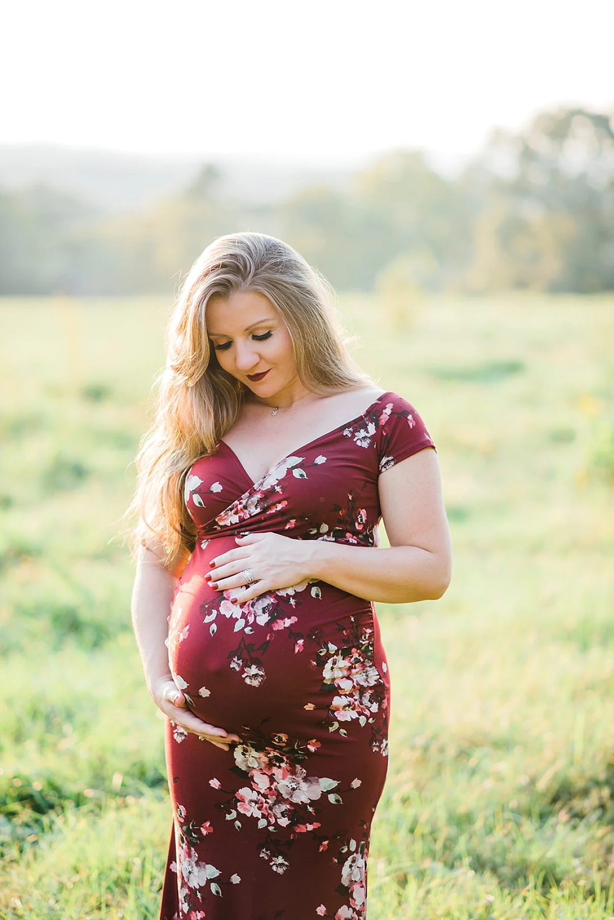 STEFANY & JACOB | KEISLER MATERNITY SESSION IN ALABAMA | MATERNITY SESSION IN A FIELD
