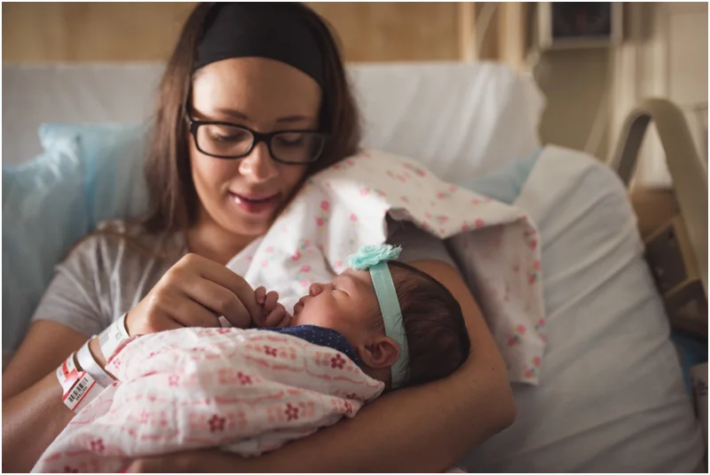 mom and newborn