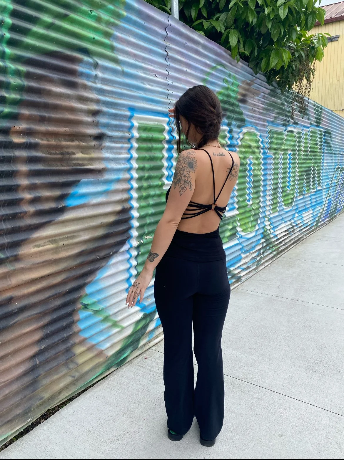 U'i Top Black Back 3 .jpeg