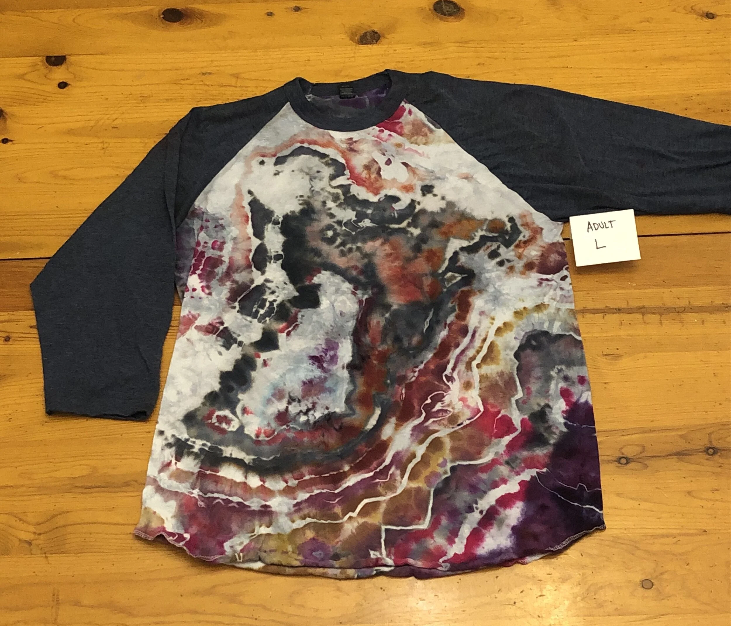 Jim-Dye_grey_purple_geode_LL_front_AL.JPG