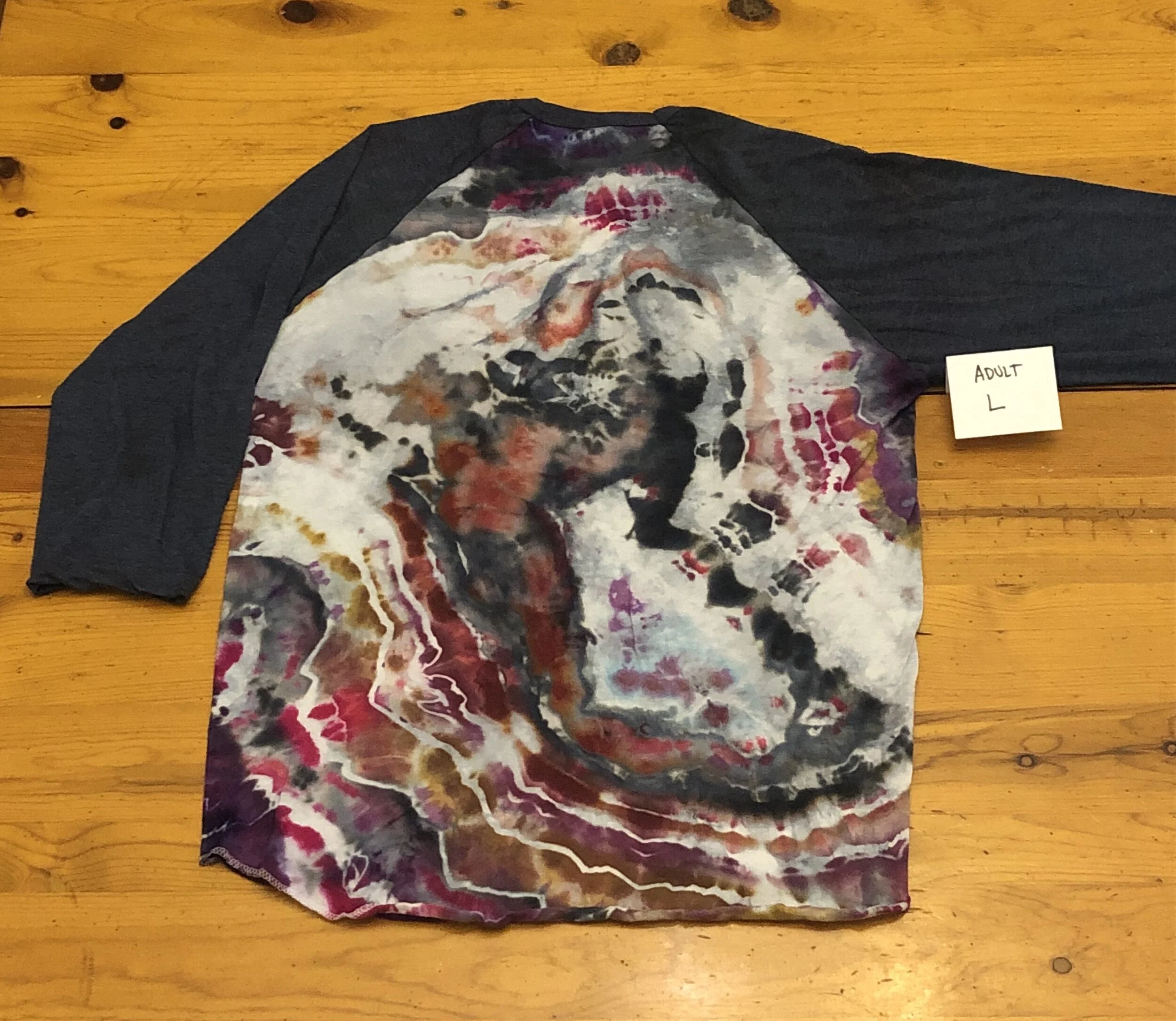Jim-Dye_grey_purple_geode_LL_back_AL.JPG