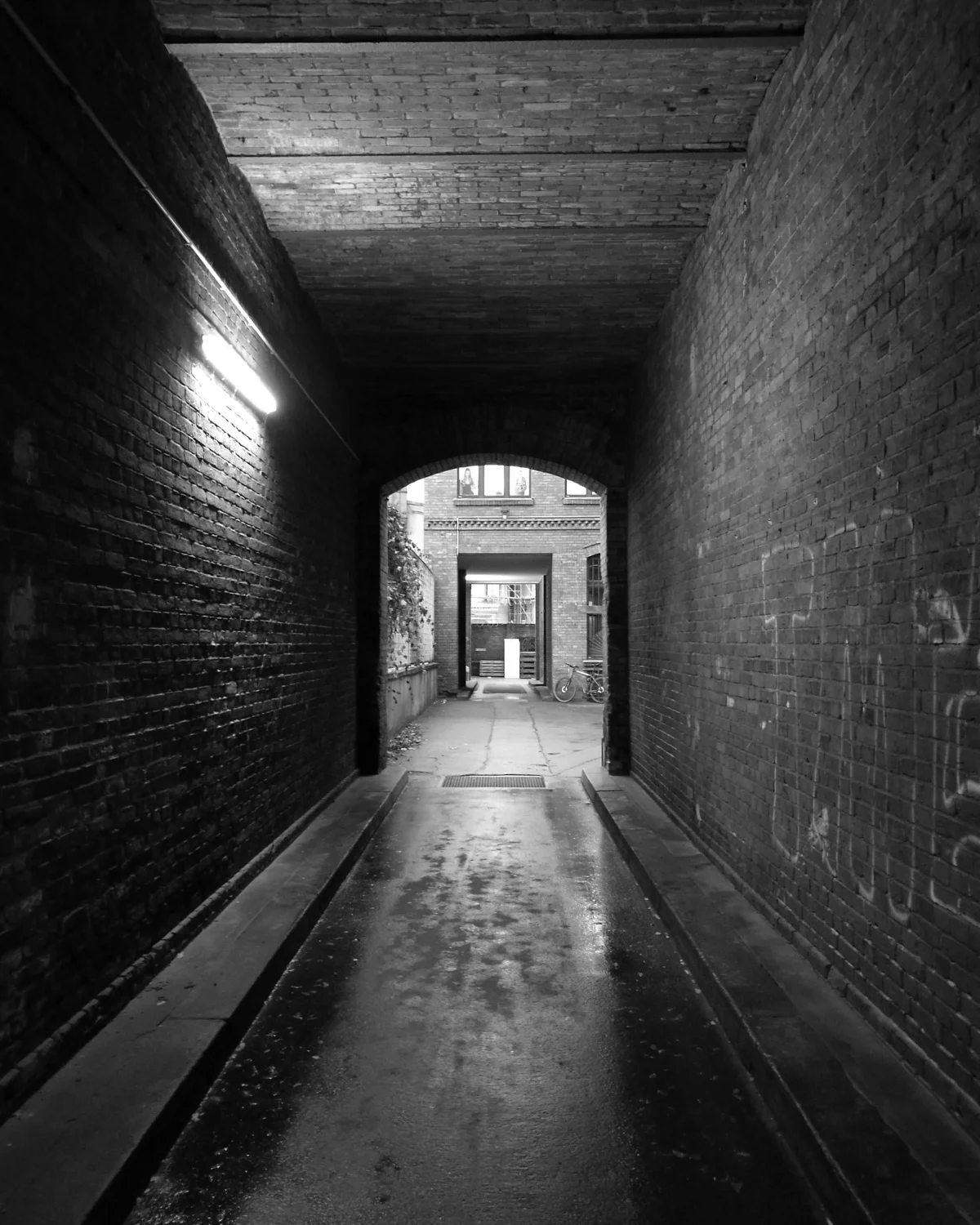 Symmetry with strong leading lines. Perfect for placing a central subject.